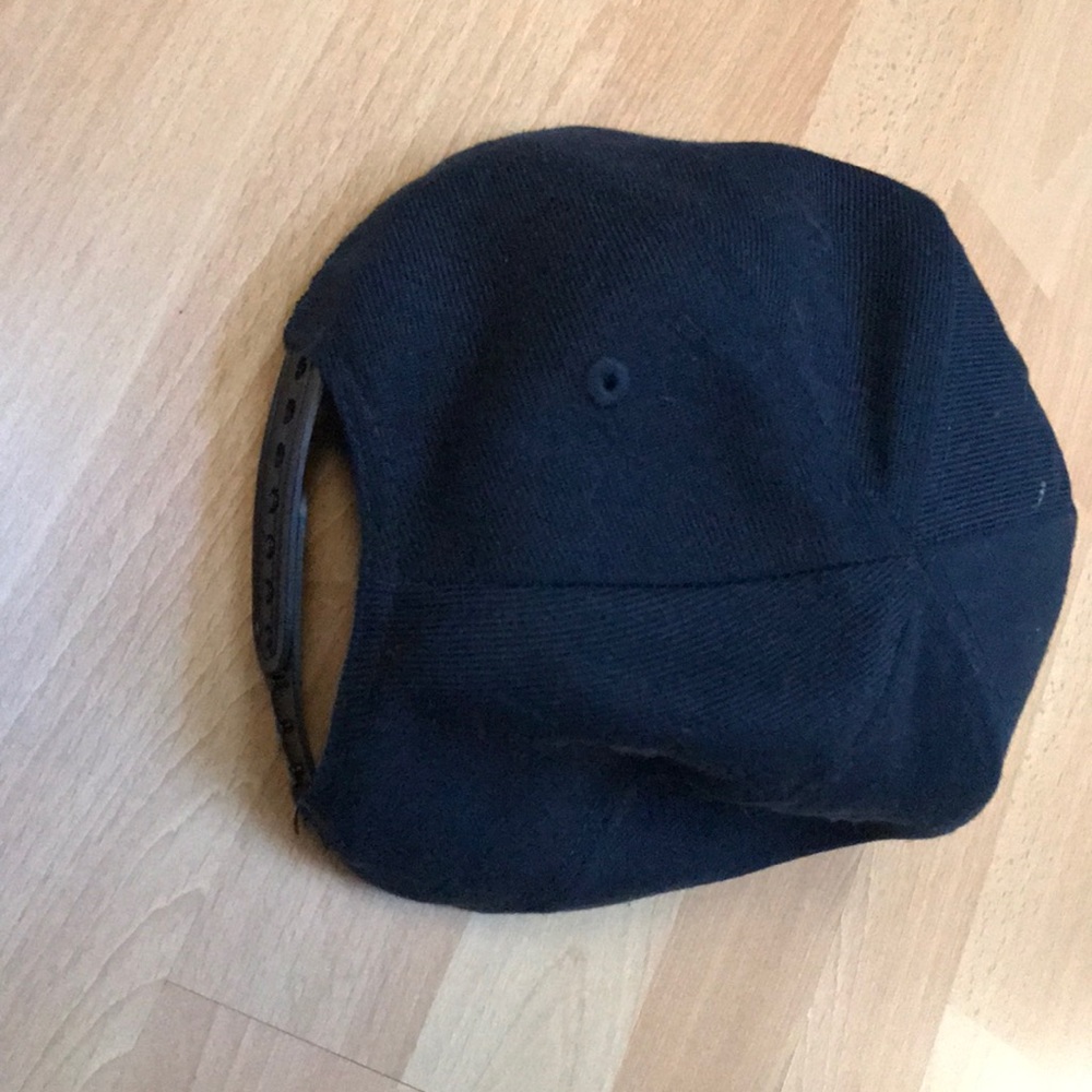 Hat - Picture 4 of 5